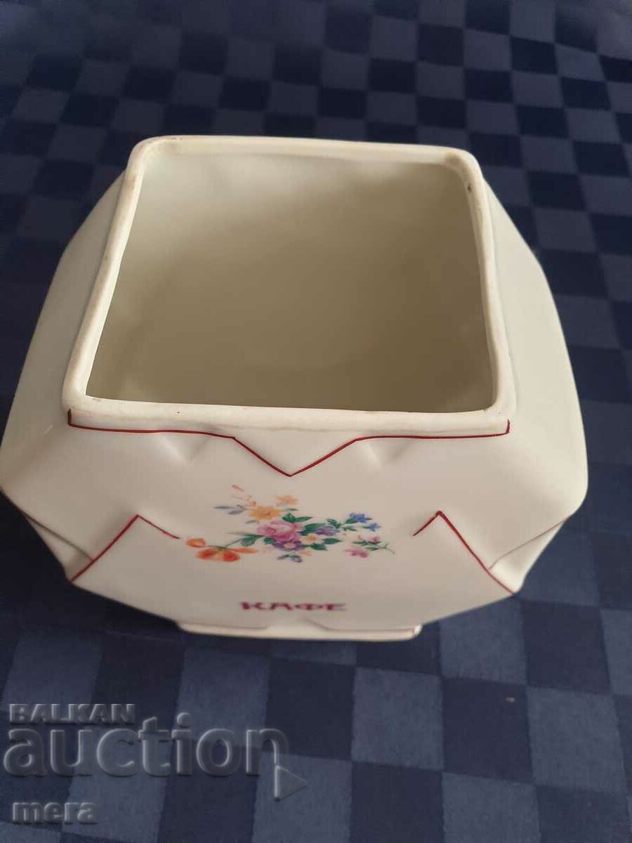 Auction Porcelain coffee pot Auction Porcelain coffee pot