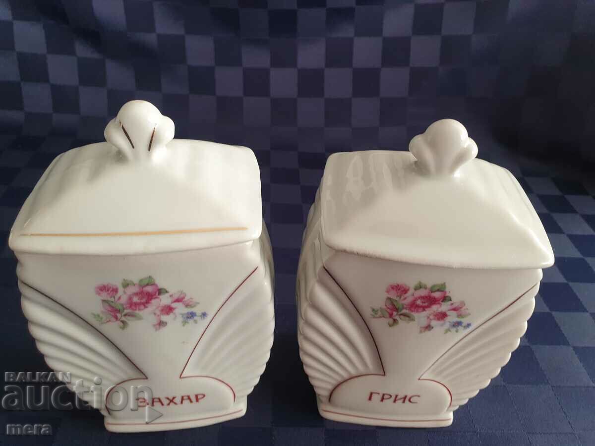 Auction Porcelain containers for spices from a Bulgarian manufacturer Auction Porcelain containers for spices from a Bulgarian manufacturer