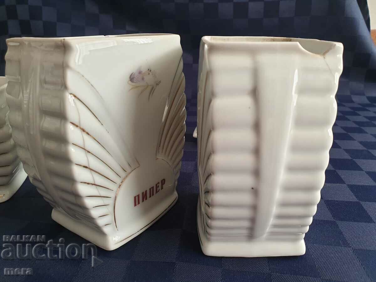 Delivery of Porcelain containers for spices from a Bulgarian manufacturer Delivery of Porcelain containers for spices from a Bulgarian manufacturer