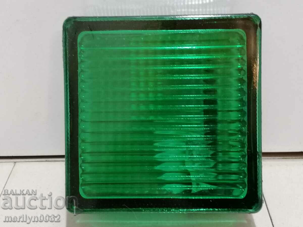 Pușculiță din cărămidă de sticlă de la fabrica de perioadă socială din Elena cu preț 69.00 BGN | € 35.28