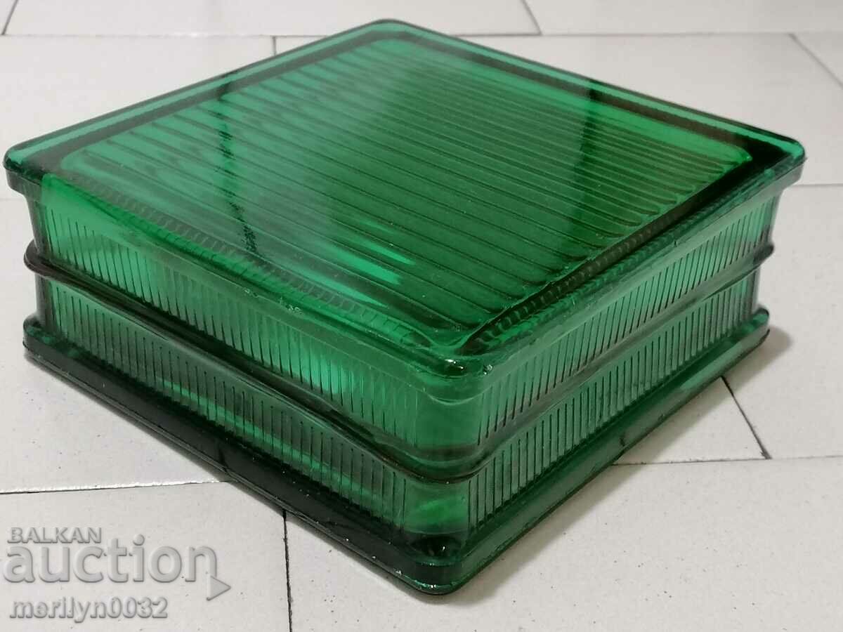 Licitație Pușculiță din cărămidă de sticlă de la fabrica de perioadă socială din Elena