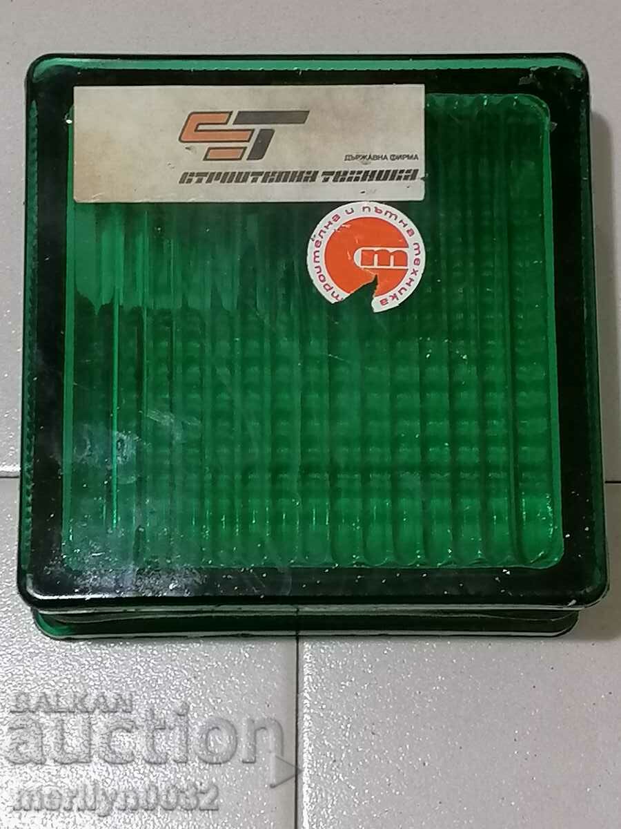 Pușculiță din cărămidă de sticlă de la fabrica de perioadă socială din Elena - 6