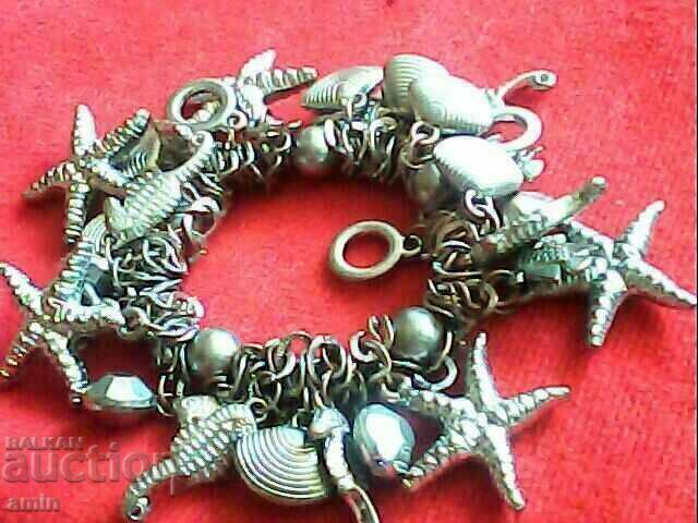 Auction a beautiful necklace set is a bracelet Auction a beautiful necklace set is a bracelet