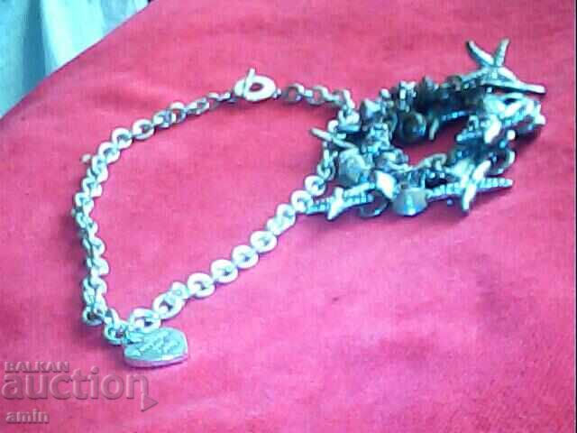 a beautiful necklace set is a bracelet
