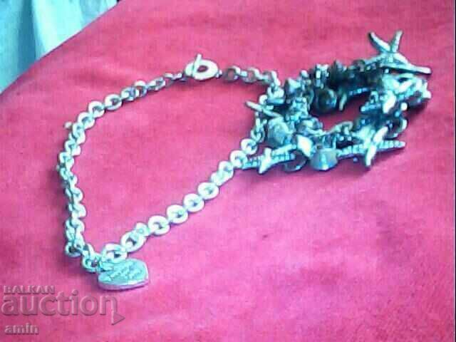 a beautiful necklace set is a bracelet a beautiful necklace set is a bracelet