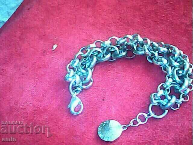 3 бр красиви гривни с цена 20.00 лв. | € 10.23 3 бр красиви гривни с цена 20.00 лв. | € 10.23