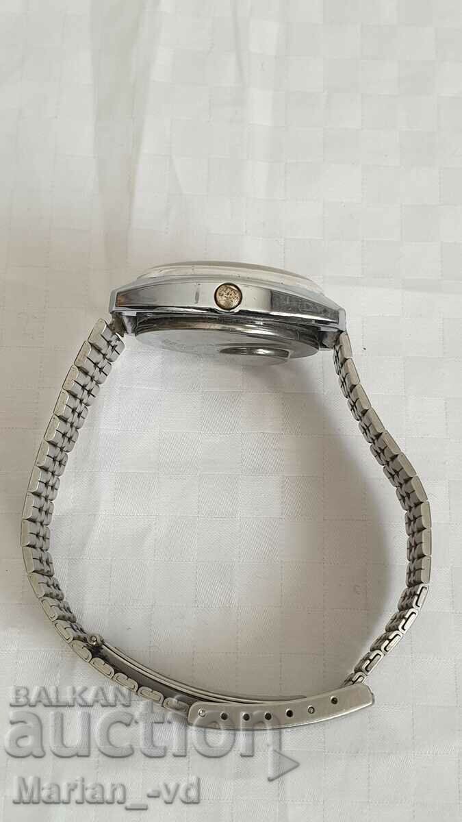 Auction Timex 550 Men's Watch Auction Timex 550 Men's Watch