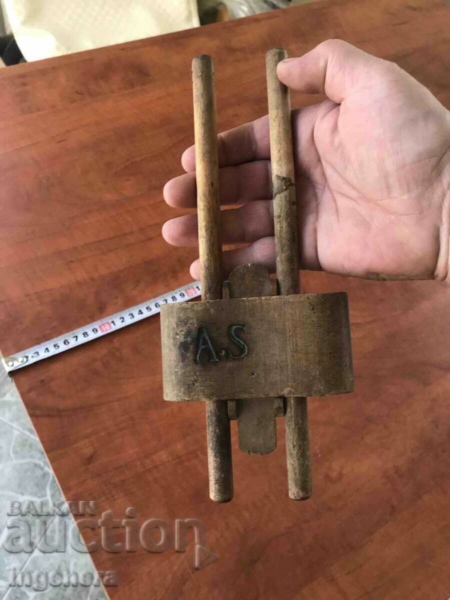 OLD CARPENTRY CALIPERS RETRO WOOD with price 27.00 BGN | € 13.80 OLD CARPENTRY CALIPERS RETRO WOOD with price 27.00 BGN | € 13.80