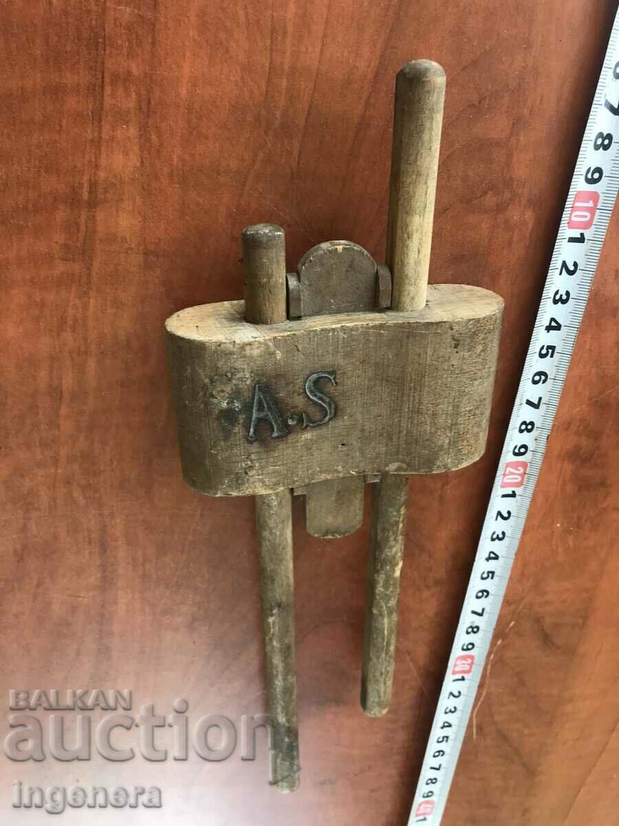 Auction OLD CARPENTRY CALIPERS RETRO WOOD Auction OLD CARPENTRY CALIPERS RETRO WOOD