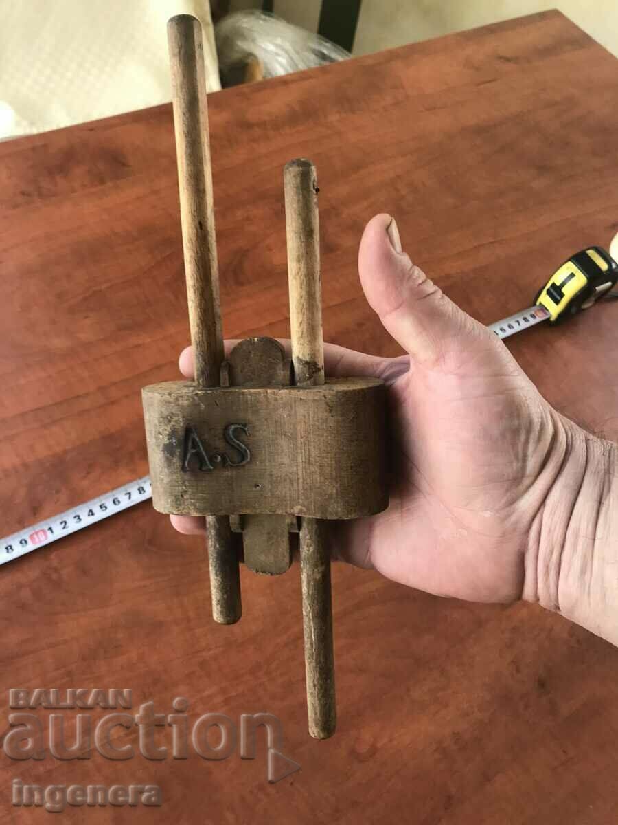 OLD CARPENTRY CALIPERS RETRO WOOD - 5 OLD CARPENTRY CALIPERS RETRO WOOD - 5