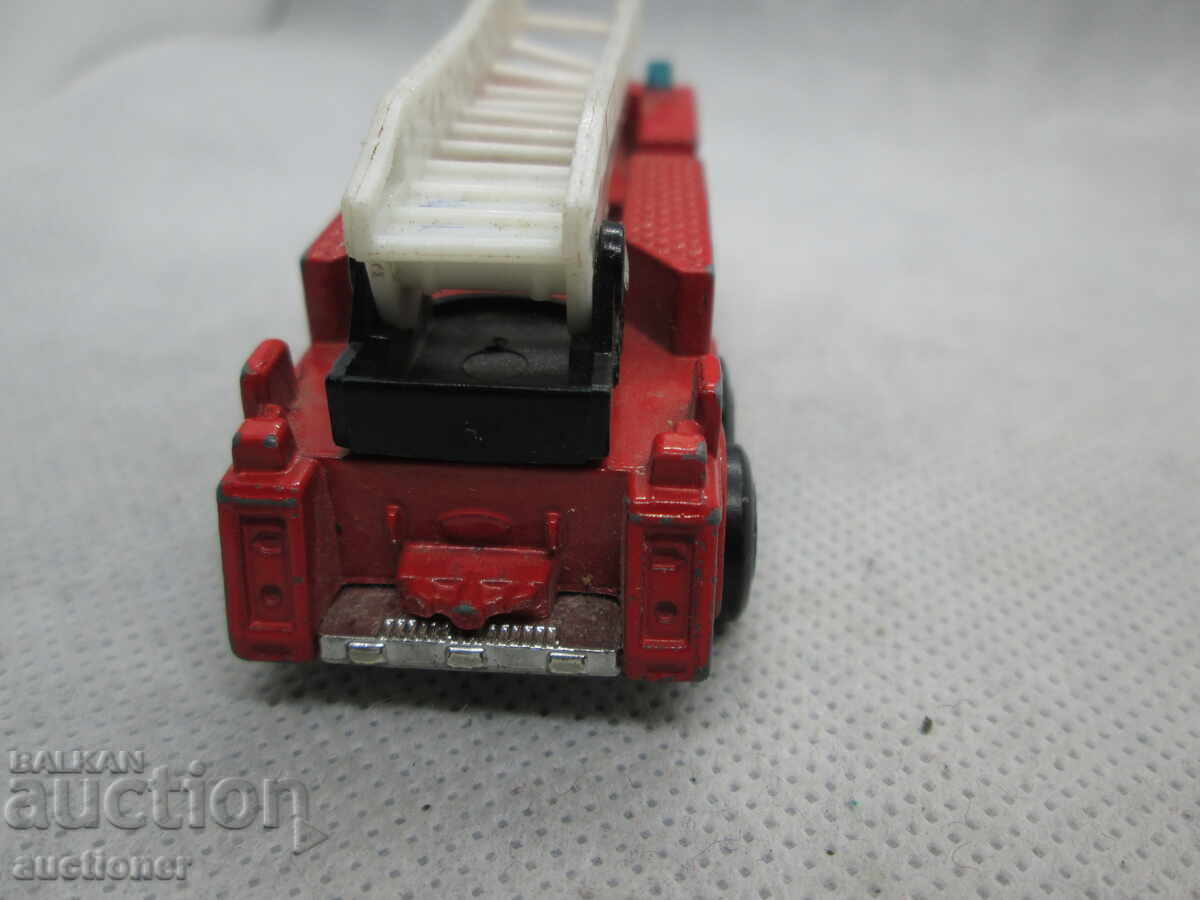 Delivery of MATCHBOX MACAO-1982 FIRE TRUCK Delivery of MATCHBOX MACAO-1982 FIRE TRUCK