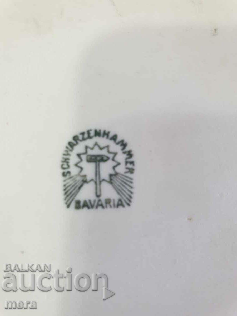 Delivery of Small Porcelain Elliptical Plate - Bavaria Delivery of Small Porcelain Elliptical Plate - Bavaria