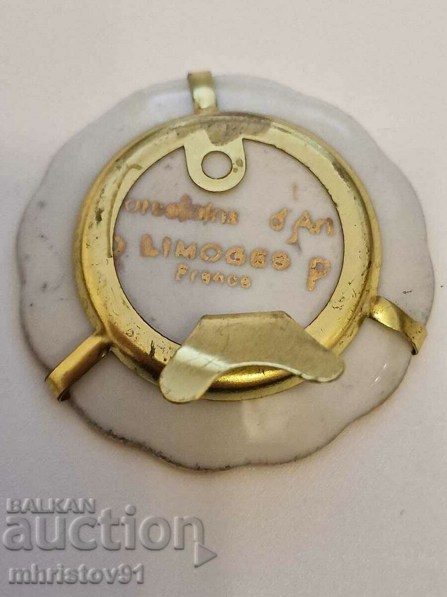 Delivery of Collectible Limoges porcelain saucer Delivery of Collectible Limoges porcelain saucer