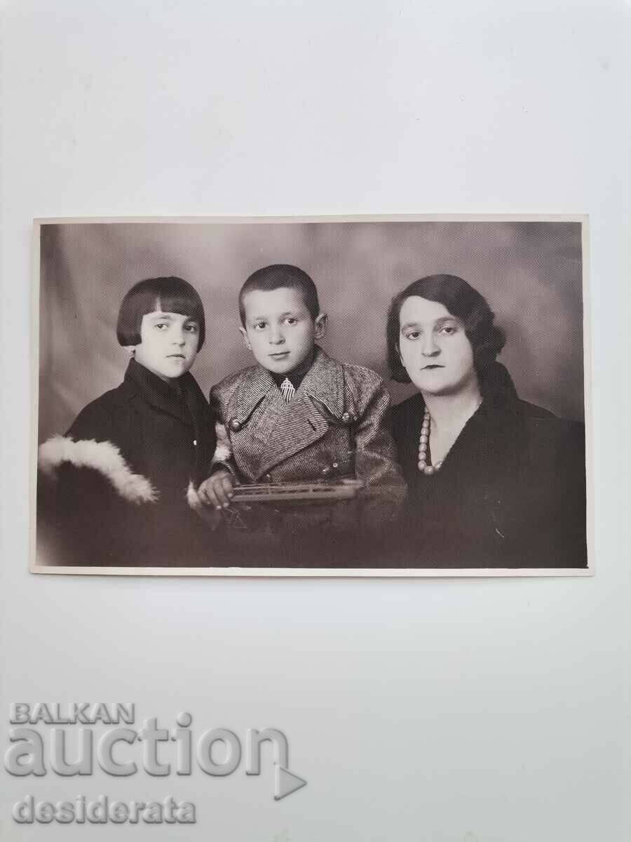 Old photograph, Kaidamovi family, Karlovo town