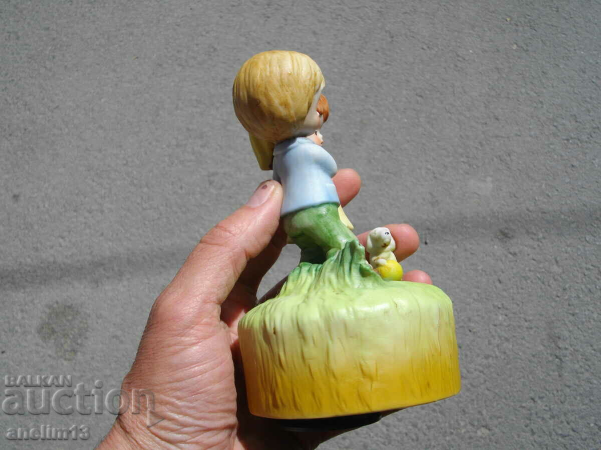 Auction OLD PORCELAIN FIGURE WITH JAPAN LANTERN Auction OLD PORCELAIN FIGURE WITH JAPAN LANTERN