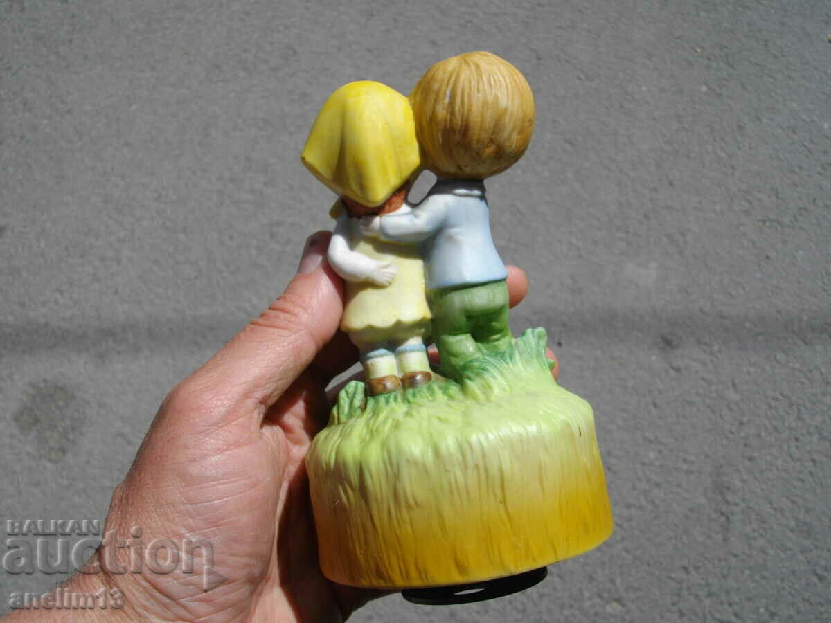 Delivery of OLD PORCELAIN FIGURE WITH JAPAN LANTERN Delivery of OLD PORCELAIN FIGURE WITH JAPAN LANTERN