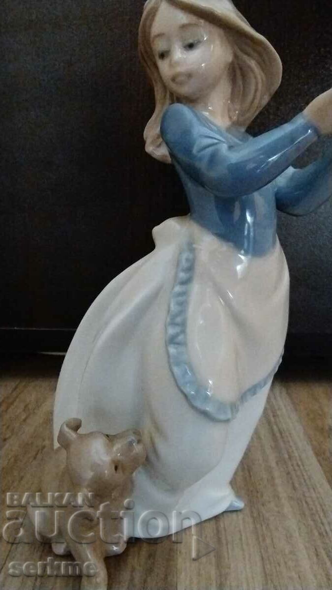 Porcelain figure with markings - 5 Porcelain figure with markings - 5