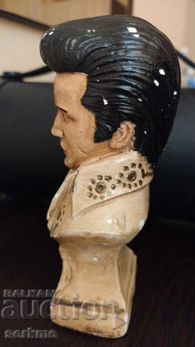 Plaster bust with price 10.00 BGN | € 5.11 Plaster bust with price 10.00 BGN | € 5.11