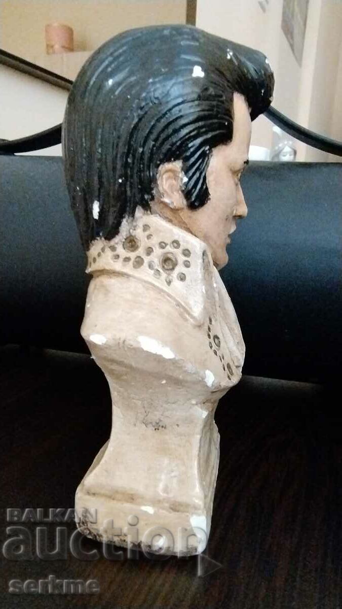 Delivery of Plaster bust Delivery of Plaster bust