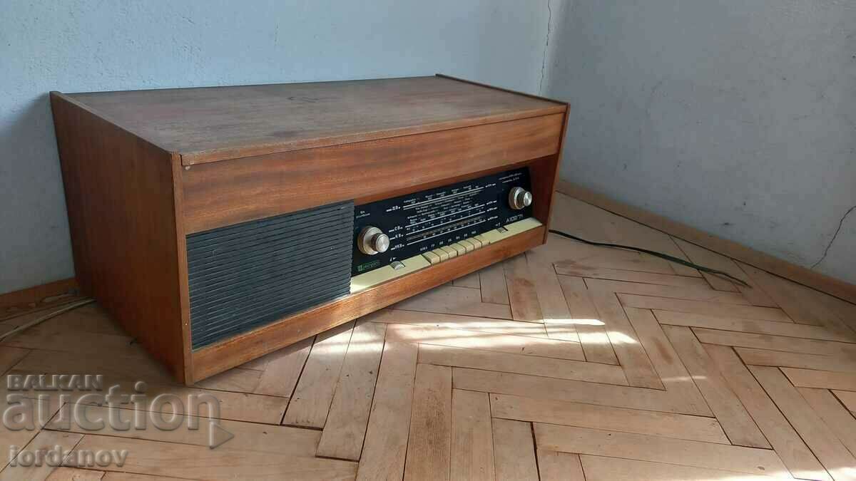 Radio gramophone "Resprom" with price 50.00 BGN | € 25.56 Radio gramophone "Resprom" with price 50.00 BGN | € 25.56