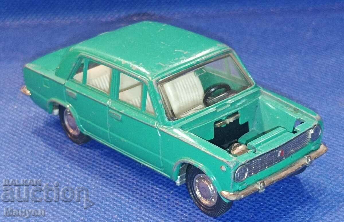 Παλιό μοντέλο - ΕΣΣΔ (ΕΣΣΔ, Ρωσία). με τιμή 220.00 BGN | € 112.48 Παλιό μοντέλο - ΕΣΣΔ (ΕΣΣΔ, Ρωσία). με τιμή 220.00 BGN | € 112.48