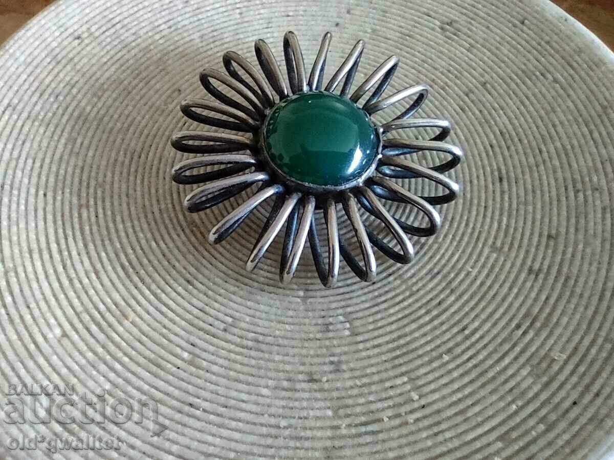 BRUȘĂ, Argint, pozată, cu Agat verde, Danemarca cu preț 297.00 BGN | € 151.85 BRUȘĂ, Argint, pozată, cu Agat verde, Danemarca cu preț 297.00 BGN | € 151.85