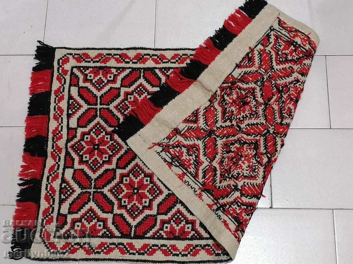 Auction Old handwoven wool wall rug 100/55 cm carpet rug Auction Old handwoven wool wall rug 100/55 cm carpet rug