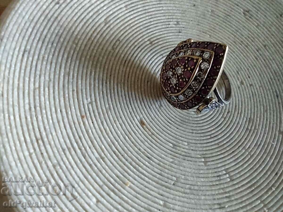 Παράδοση Ασημένιο δαχτυλίδι με ρουμπίνια και ζιργκόν Παράδοση Ασημένιο δαχτυλίδι με ρουμπίνια και ζιργκόν