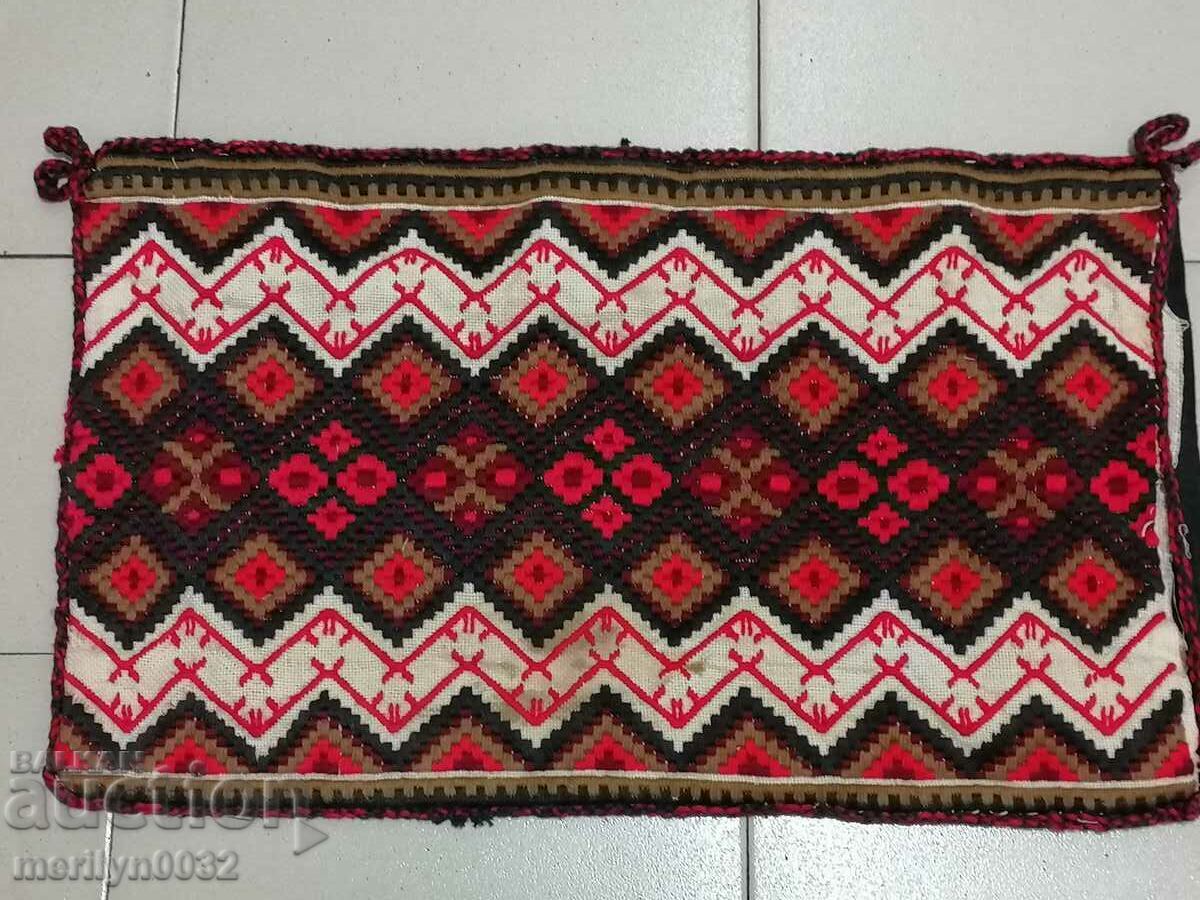 Стара тъкана бродирана везана калъфка за възглавница носия