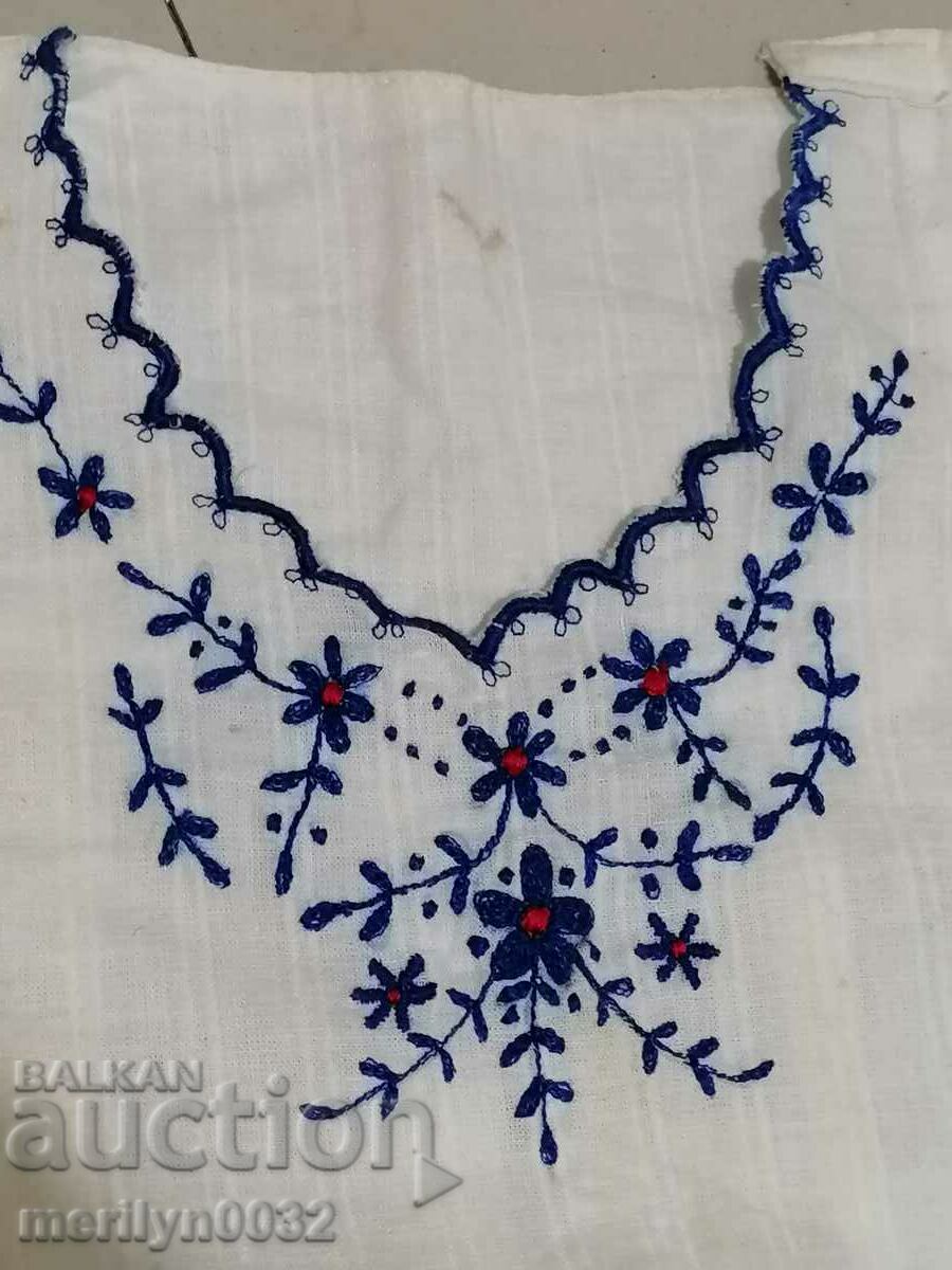 Embroidered shirt silk kerchief costume embroidery lace with price 96.00 BGN | € 49.08