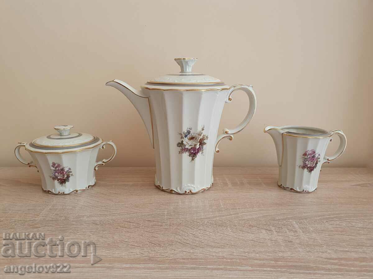 Konigl.pr.Tettau porcelain teapot, sugar bowl and latiere