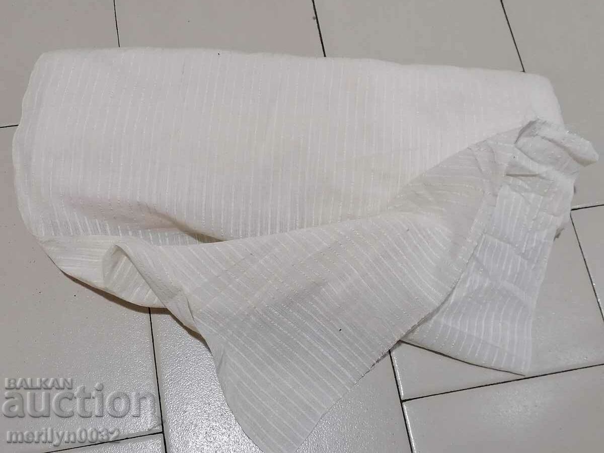 Auction Roll of hand-woven fabric silk kangar length 9 - 10 meters Auction Roll of hand-woven fabric silk kangar length 9 - 10 meters