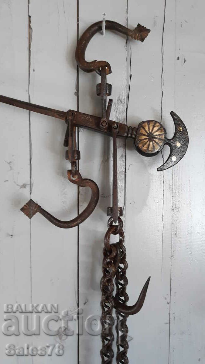 Μια παλιά ζυγαριά με τιμή 150.00 BGN | € 76.69 Μια παλιά ζυγαριά με τιμή 150.00 BGN | € 76.69