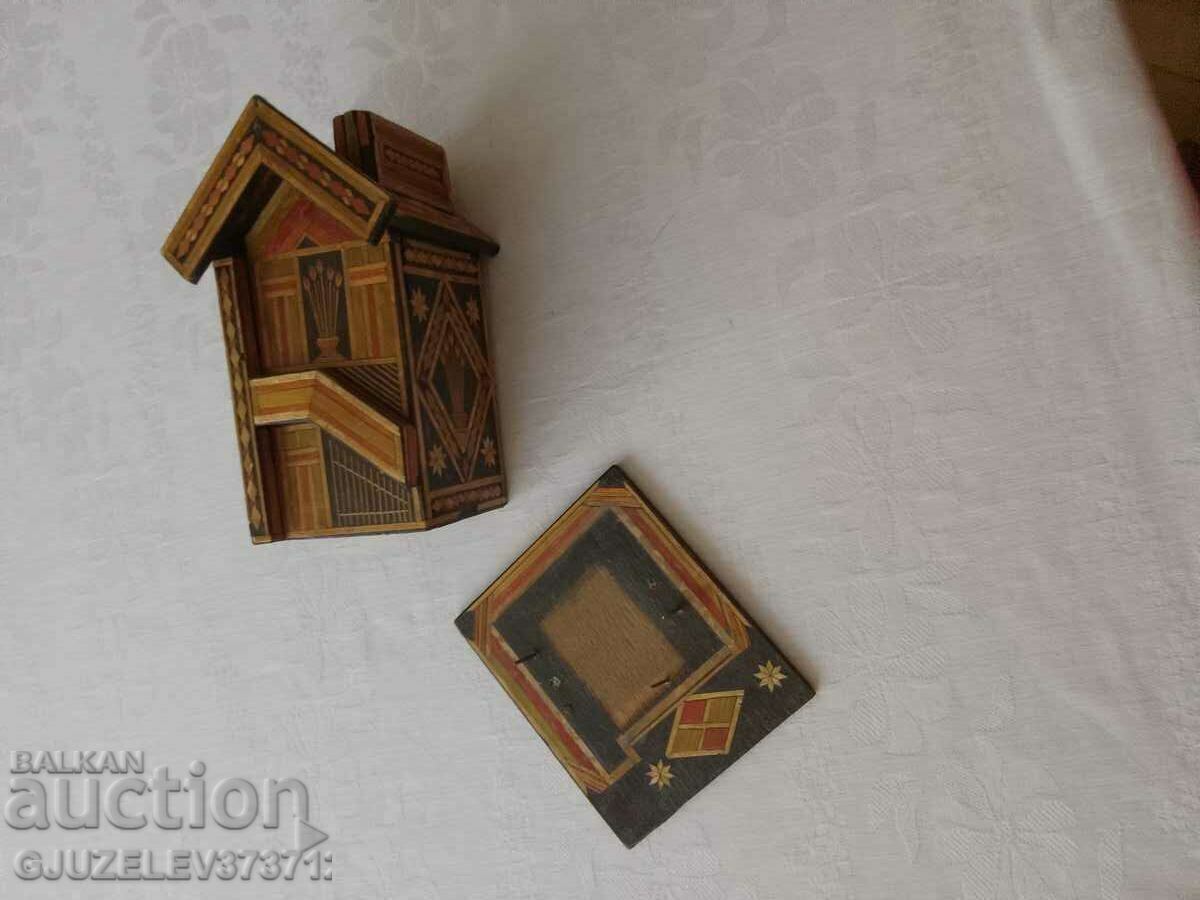 Old money box with Intarsia with price 69.00 BGN | € 35.28 Old money box with Intarsia with price 69.00 BGN | € 35.28