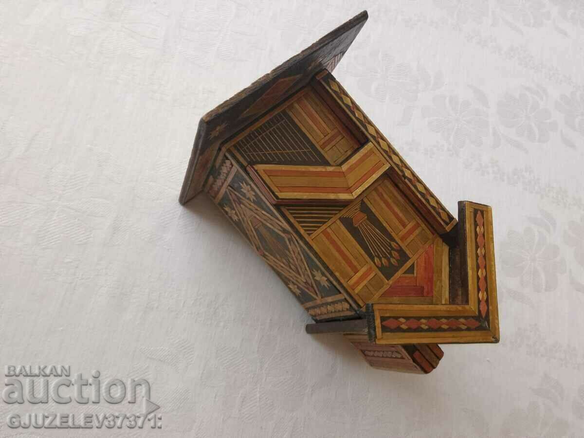 Delivery of Old money box with Intarsia Delivery of Old money box with Intarsia