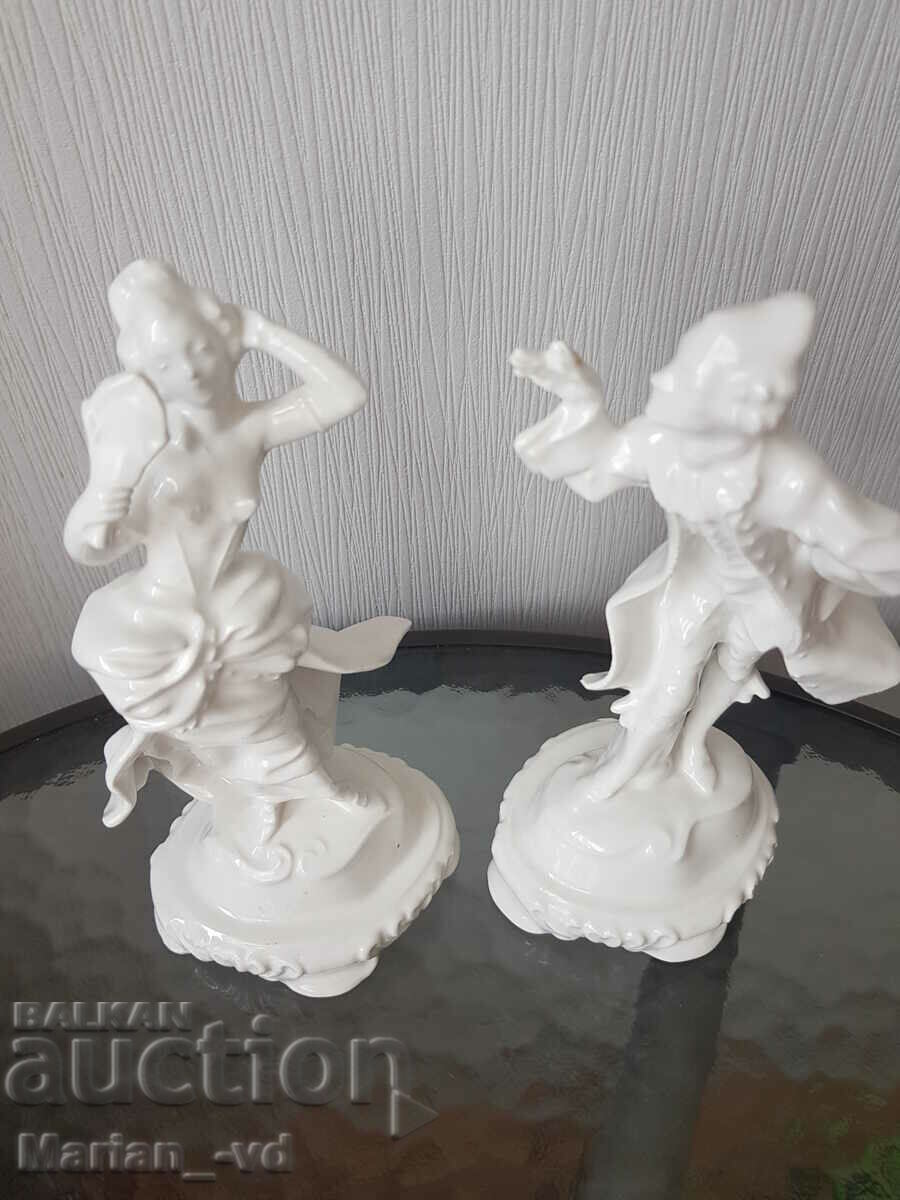 Set of two porcelain figures with price 50.00 BGN | € 25.56 Set of two porcelain figures with price 50.00 BGN | € 25.56