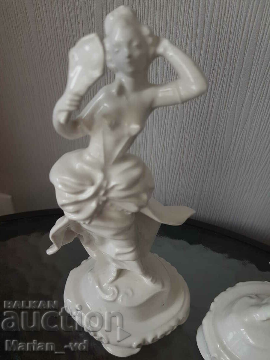 Delivery of Set of two porcelain figures Delivery of Set of two porcelain figures