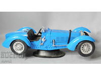 BURAGO ITALY BUGATTI Метална играчка модел кола 1/18