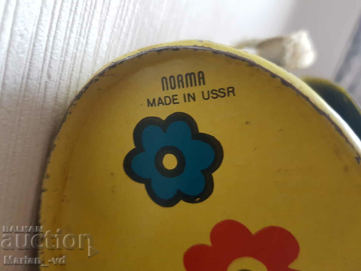 Auction Old tin toy, food box Auction Old tin toy, food box