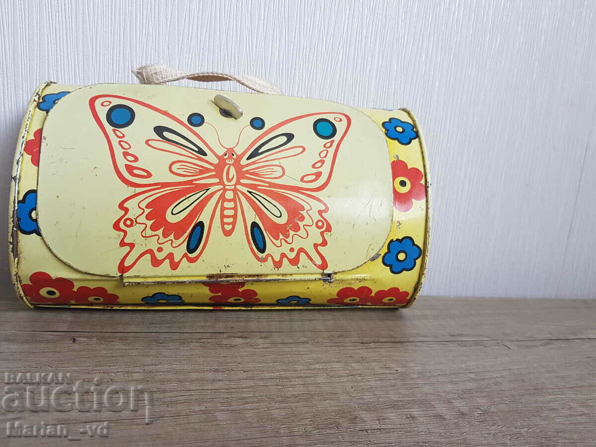 Delivery of Old tin toy, food box Delivery of Old tin toy, food box