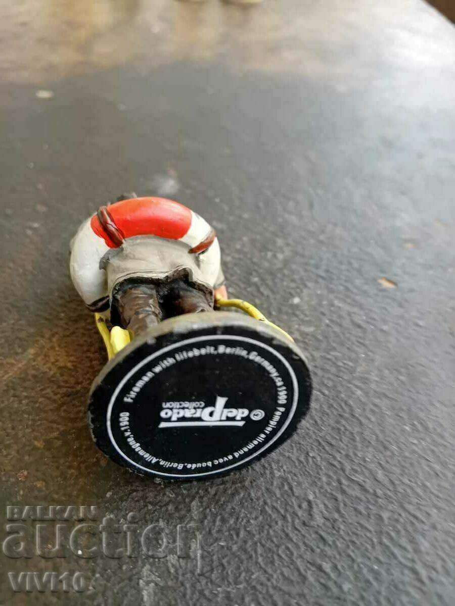 Lead fireman del prado with price 15.00 BGN | € 7.67