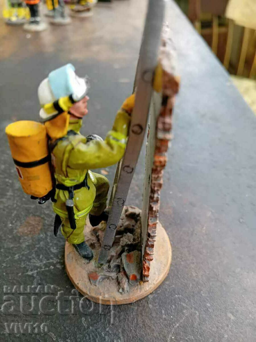 Delivery of Lead fireman del prado Delivery of Lead fireman del prado