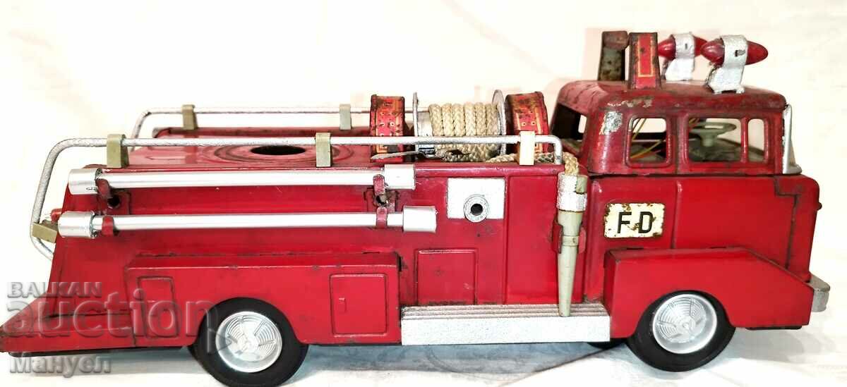 Old tin toy - fire engine. - 5 Old tin toy - fire engine. - 5