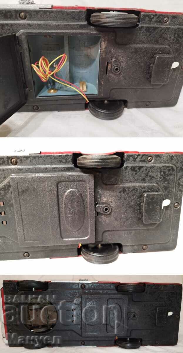 Old tin toy - fire engine. - 6 Old tin toy - fire engine. - 6