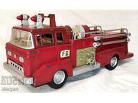 Jucărie veche de tablă - mașină de pompieri.