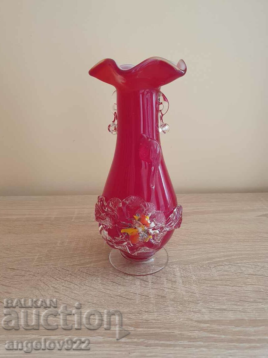 Extremely beautiful glass vase!