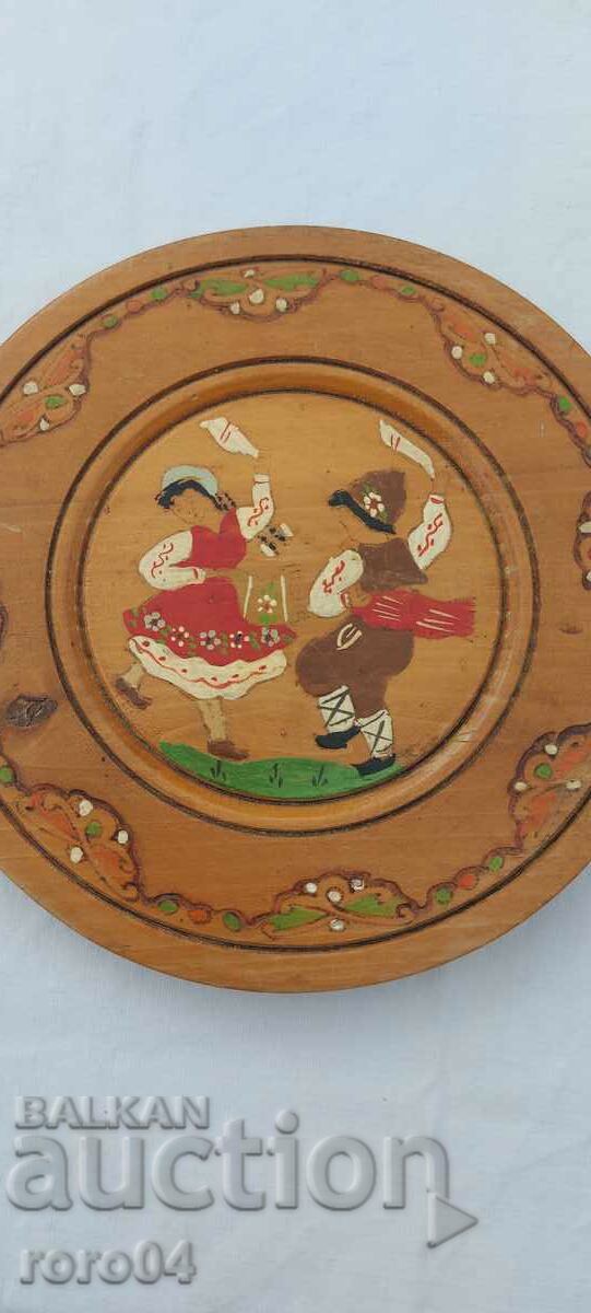 HOUSEHOLD PLATE - COSTUMES - DANCE - 6 HOUSEHOLD PLATE - COSTUMES - DANCE - 6