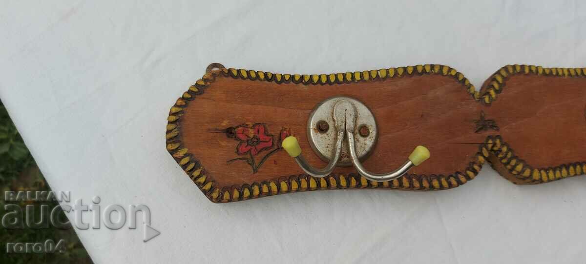 CUIER cu preț 13.50 BGN | € 6.90 CUIER cu preț 13.50 BGN | € 6.90