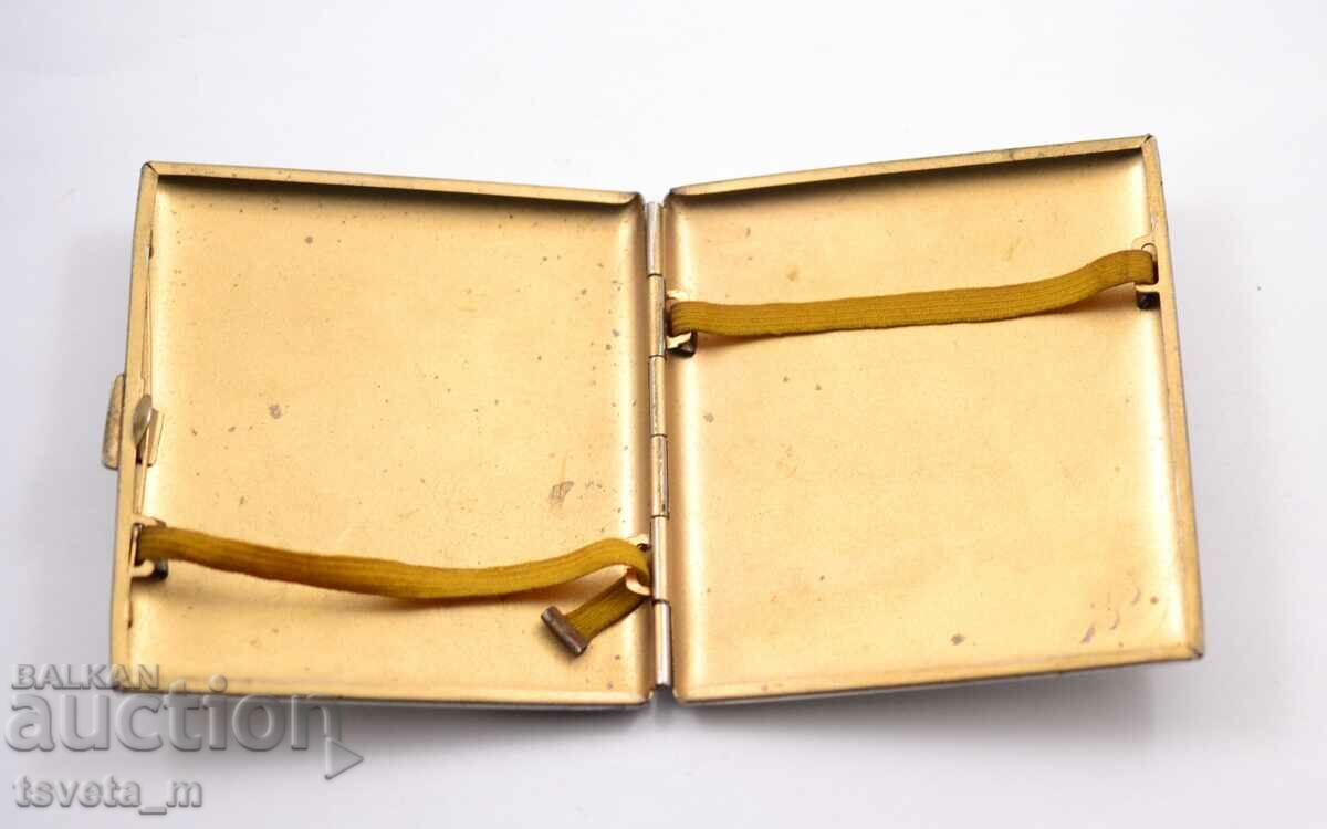 Antique snuff box with price 5.00 BGN | € 2.56 Antique snuff box with price 5.00 BGN | € 2.56