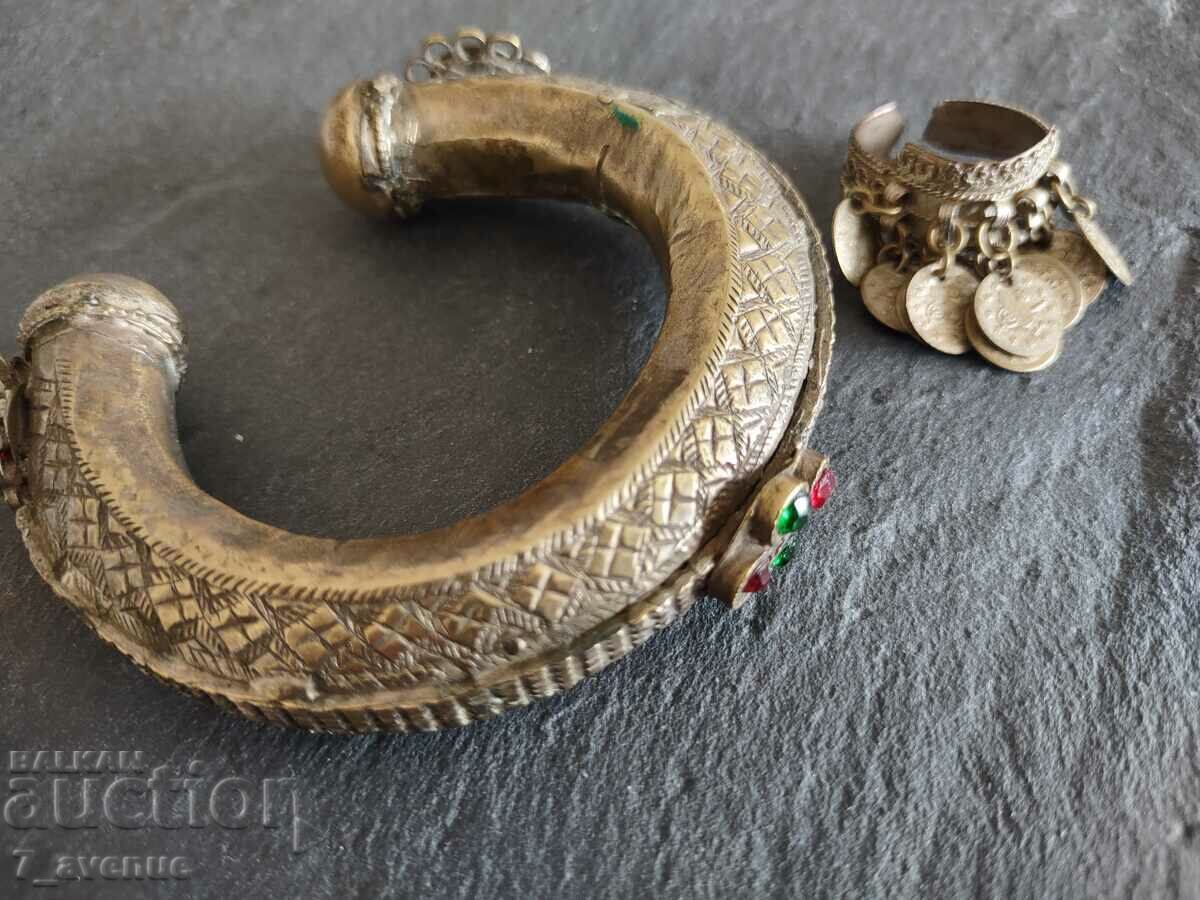 Auction BRACELET with ring, ethnic, for costume, 16.04.2024 Auction BRACELET with ring, ethnic, for costume, 16.04.2024